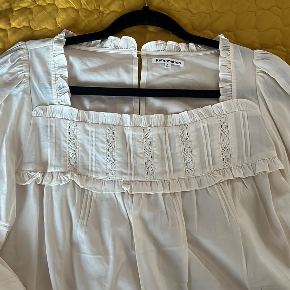 Reformation Ivory Blouse top New size Small